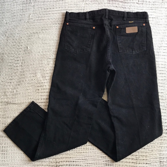 Wrangler Men’s 38x32 Black Denim Straight Leg Jeans - Picture 4 of 10